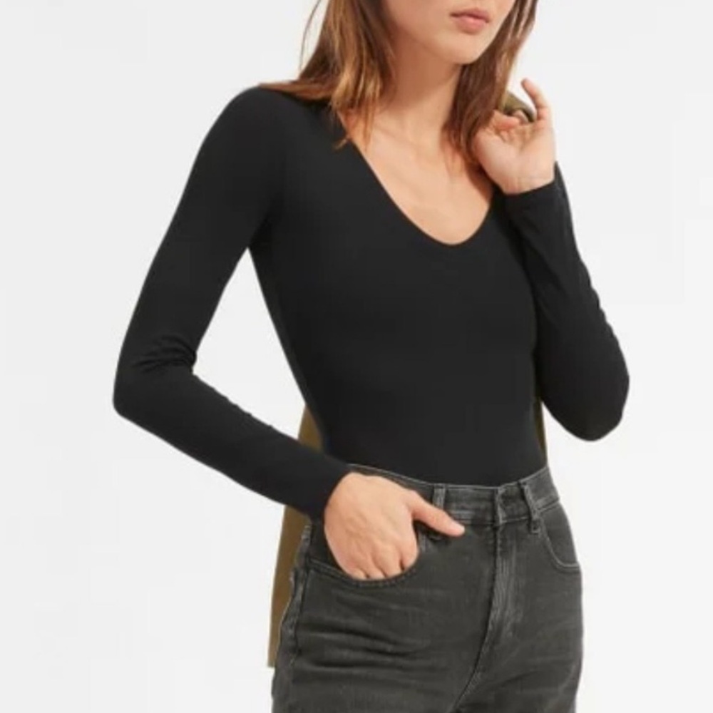 Everlane | Supima Cotton Long Sleeve V-Neck Bodysuit in Black - Picture 2 of 7